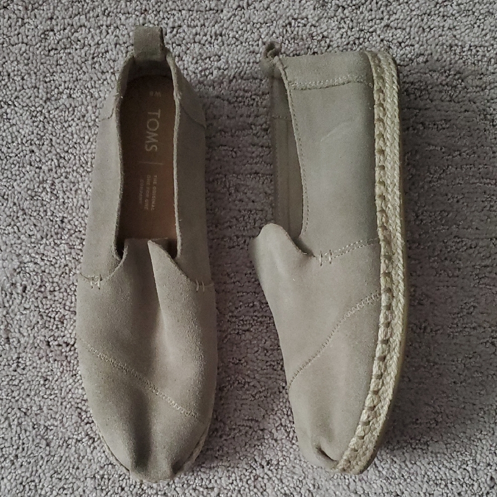TOMS Desert Taupe Suede Alpargatas